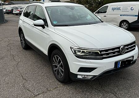 VW Tiguan Volkswagen 2.0 TDI SCR DSG BMT 4MOTION Comfortli...