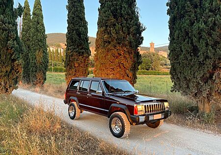 Jeep Cherokee 2.5 TD -