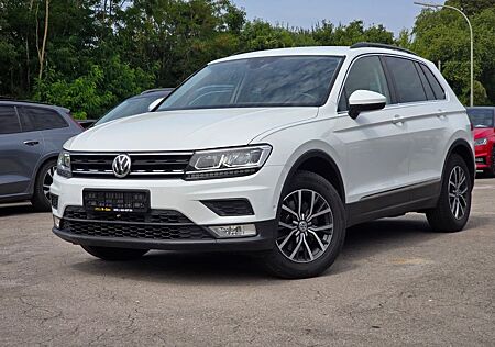 VW Tiguan Volkswagen Comfortline 4Motion Leder*AHK*3-Z Klima