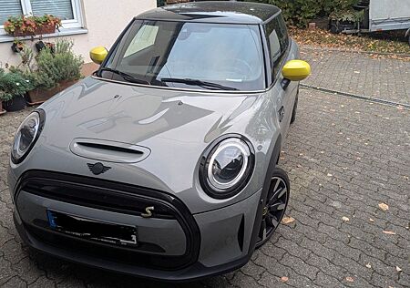 Mini Cooper SE Classic Trim