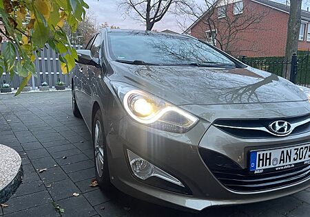 Hyundai i40 cw 1.7 CRDi Style 100kW Automatik Style