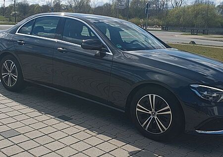 Mercedes-Benz E 200 d Aut. Avantgarde, Rentner Fahrzeug.