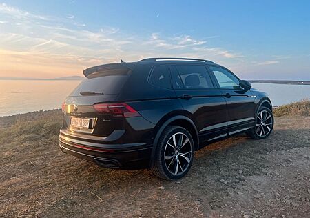 VW Tiguan Allspace Volkswagen R-2.0 TSI OPF 140kW DSG 4MOTIO..