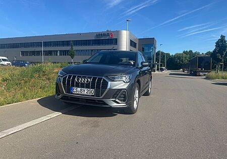 Audi Q3 40 TFSI quattro S tronic S line S line