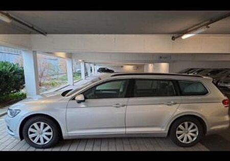 VW Passat Variant Volkswagen 2.0 TDI SCR Comfortline Varia...