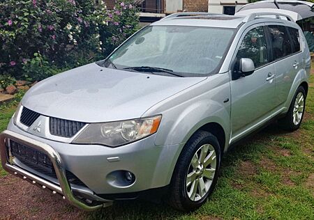 Mitsubishi Outlander 2.2 DI-D Instyle 4WD Instyle