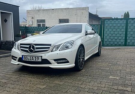 Mercedes-Benz E 250 CGI Coupé AMG Line