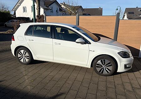 VW Golf Volkswagen e- e-