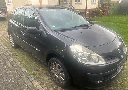 Renault Clio Authentique 1.2 16V 48kW Authentique