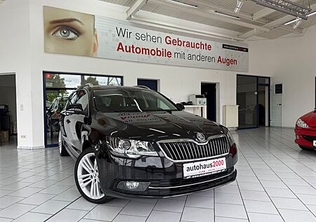 Skoda Superb Combi Elegance **Navi*PDC*Memory**