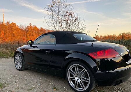 Audi TT Roadster 1.8 TFSI S Line 2. Hand topgepflegt