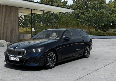 BMW i5 eDrive40 M SPORT PRO AHK PANO B&W AUTOBAHNASS