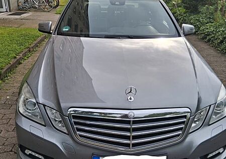 Mercedes-Benz E 300 CDI BlueEFFICIENCY AVANTGARDE AVANTGARDE