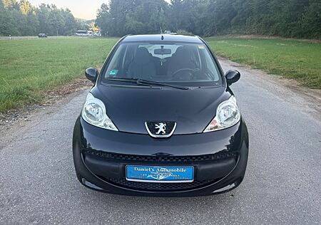Peugeot 107 . Tüv neu