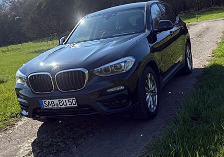 BMW X3 xDrive20d ADVANTAGE AT ADVANTAGE