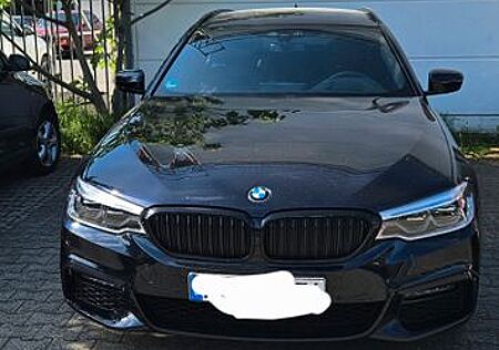 BMW 530i Touring A -