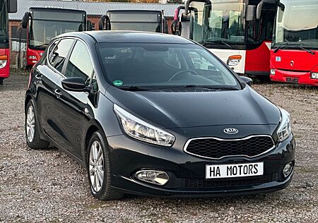 Kia Cee'd Ceed 1.6 CRDI Lim. *Navi*Kamera*Sitzhzg*