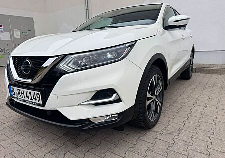 Nissan Qashqai 1.3DIG Autom-1.H-25TKm-top Zust-wie neu