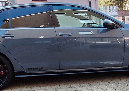 VW Golf Volkswagen 2.0 TSI DSG GTI TCR Akrapovic DCC