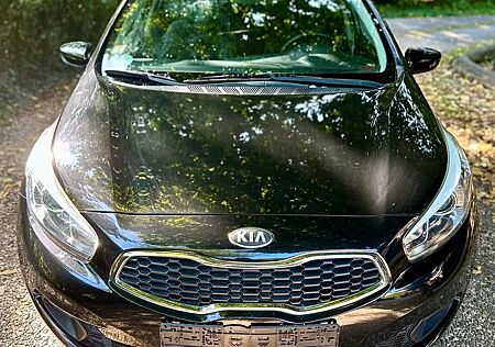 Kia Cee'd / Ceed 1.4 CVVT Attract Attract
