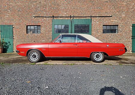 Dodge Dart Swinger Hardtop Coupé 318 cui V8 Mopar