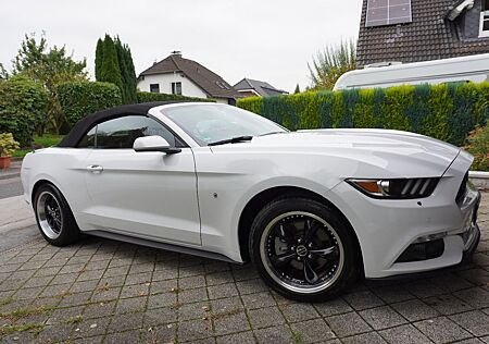 Ford Mustang 2.3 EcoBoost Cabrio