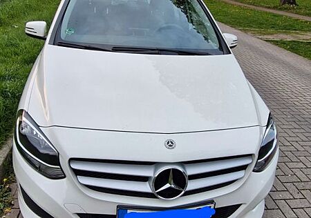 Mercedes-Benz B 180 - Kamera, Anhänger, neue TÜV