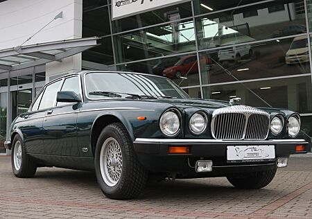 Jaguar Daimler XJ Serie III Double Six /1. Hand/