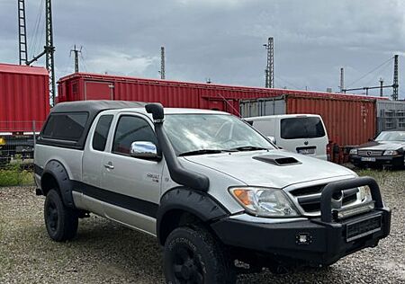 Toyota Hilux 2.5 D-4D Extracab, 4x4 mit Campingausbau