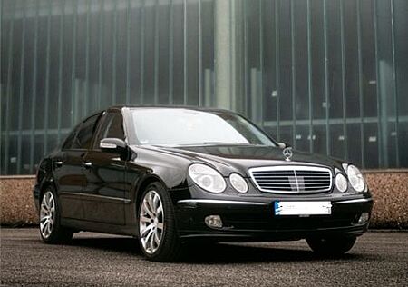 Mercedes-Benz E 320 AVANTGARDE