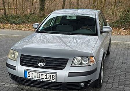 VW Passat Volkswagen 2.0 96kW Trendline Trendline