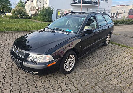 Volvo V40 2.0T " Tüv + ZR + Kopfdichtung neu"