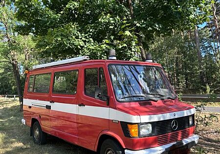 Mercedes-Benz 300 308