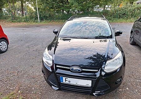 Ford Focus 1,0 EcoBoost 92kW SYNC Edition Turnier...