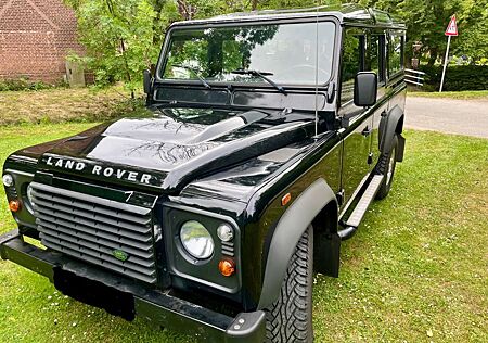 Land Rover Defender 110 Td4, 7 Sitzer, TOP!