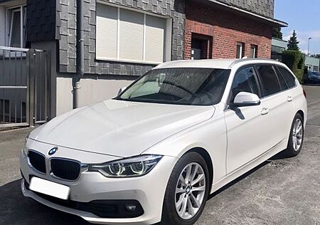 BMW 318i Sport Line Automatik Navi PDC AHK Scheckhef