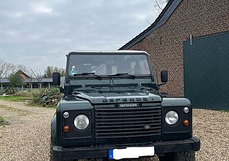 Land Rover Defender 110 Td5 SW, 9 Sitzer