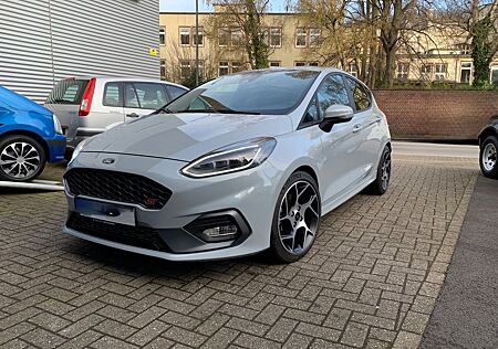 Ford Fiesta 1,5 EcoBoost ST mit Styling-Paket ST ...