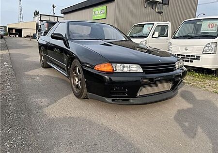 Nissan Skyline GT-R32 4WD