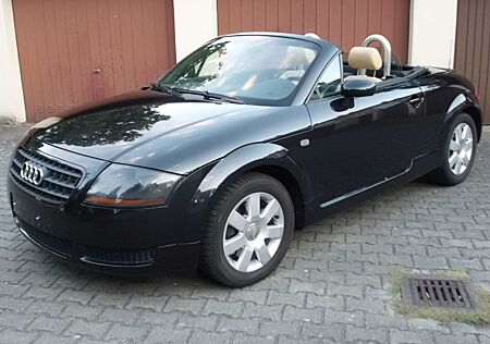 Audi TT Cabrio; HU 08/27; Bremse neu;Verdeck erneuert