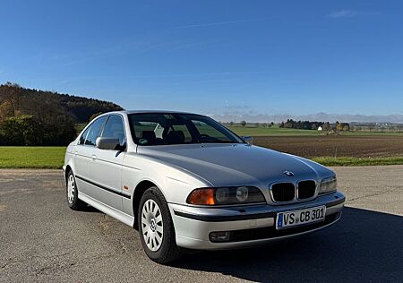 BMW 523i Auto