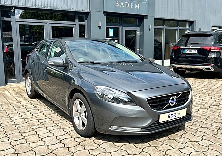Volvo V40 D2 Kinetic 1. HAND NAVI PDC ZAHNRIEMEN NEU