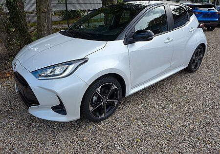 Toyota Yaris 1.5-l-VVT-i Hybrid 130 CVT Premiere Sofort