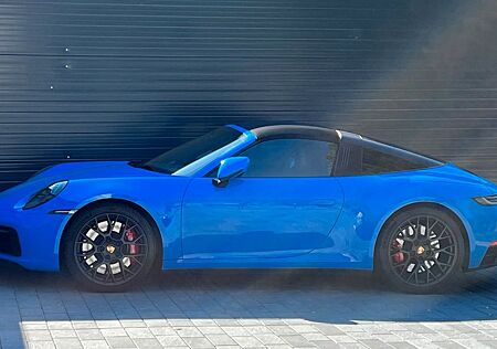 Porsche 992 Targa 4 GTS mit Approved