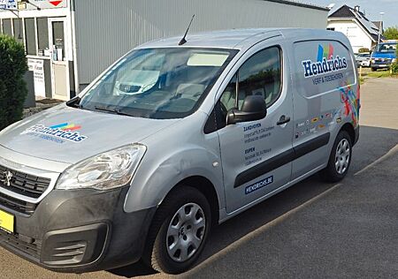 Peugeot Partner L1 Komfort NAVI RÜCKF.KAMERA,PARKTR