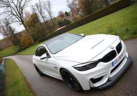 BMW M4 Competition Carbon