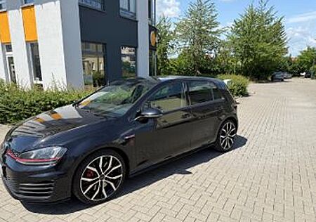 VW Golf Volkswagen GTI Performance-230 PS-DCC-Top Zustand