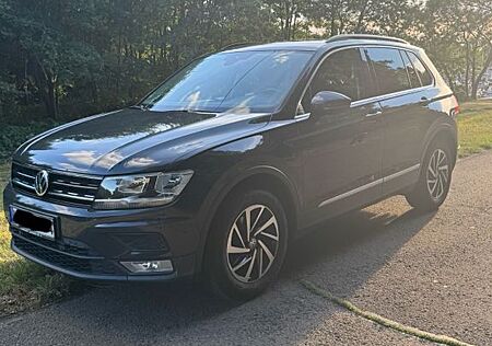 VW Tiguan Volkswagen 1.4TSI Comfortline/Standheiz./AHK/Massage