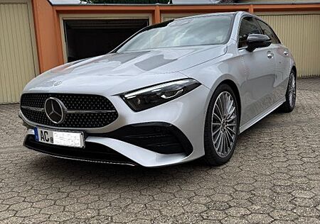 Mercedes-Benz A 220 d AMG P+ BURM MULTIBEAM PANO HEAD-UP 360°