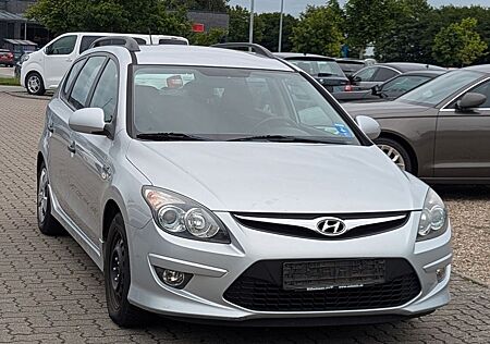Hyundai i30 CW 1.6 CRDi KLIMA TÜV 04-2026